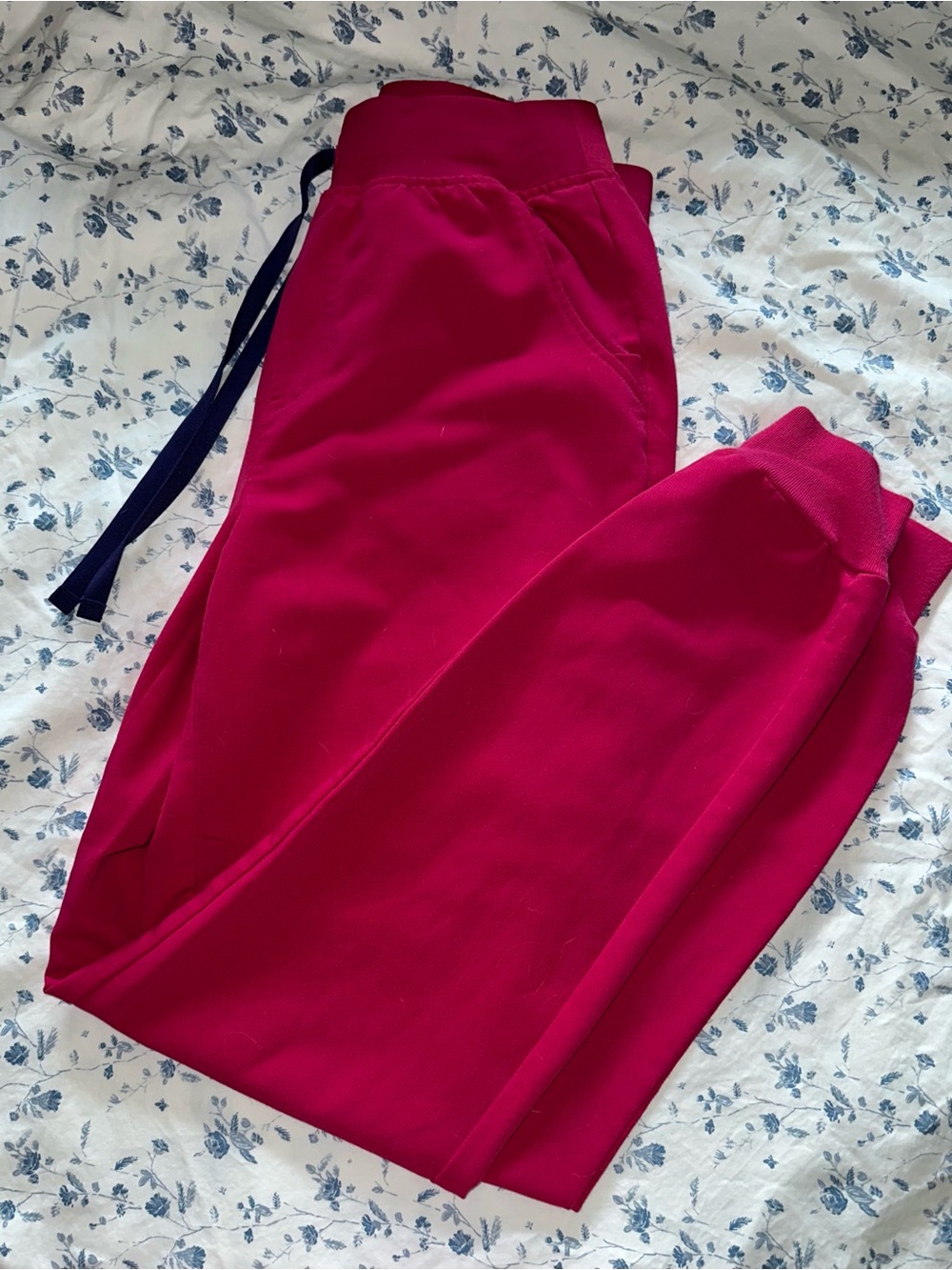 Figs Ultra Rose HW Zamora Joggers